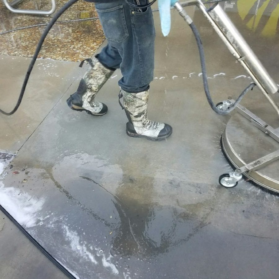 Outdoor cleaning services performing concrete cleaning In Bouton Rouge